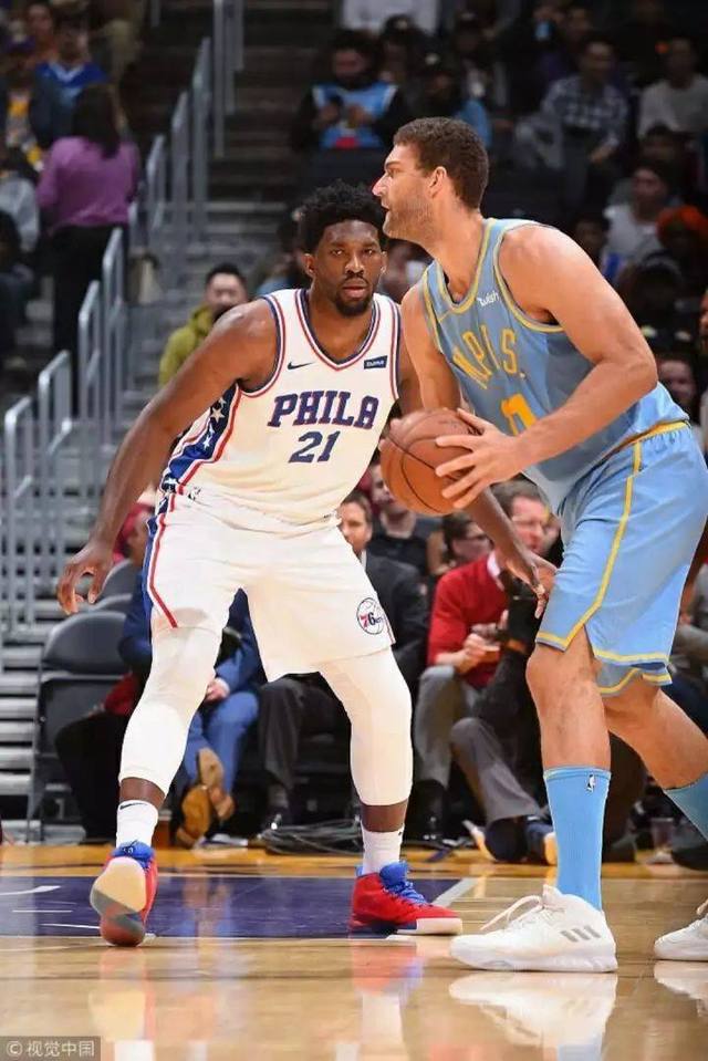 足球比赛中 足球比赛中